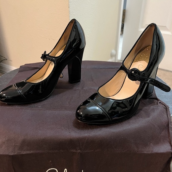 Very gently used with dust bag COLE HAAN black patent high heel Maryjane size 8 - Picture 3 of 6